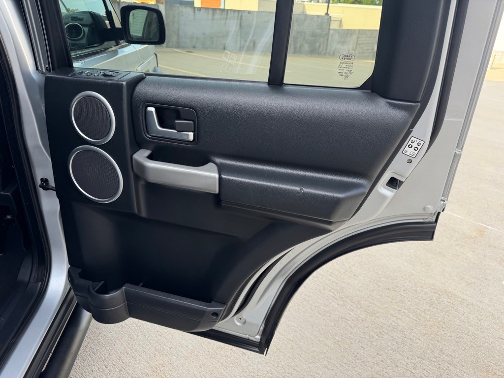 2009 Land Rover LR3 Image 24