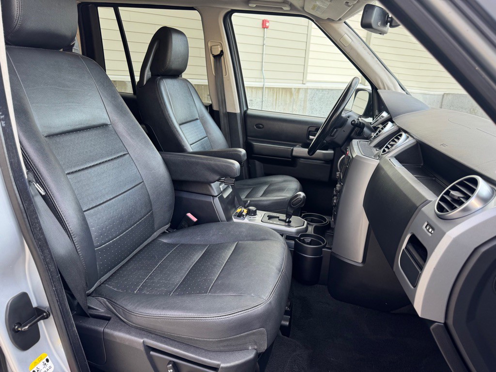 2009 Land Rover LR3 Image 29