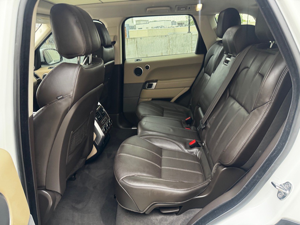 2016 Land Rover Range Rover Sport Image 14
