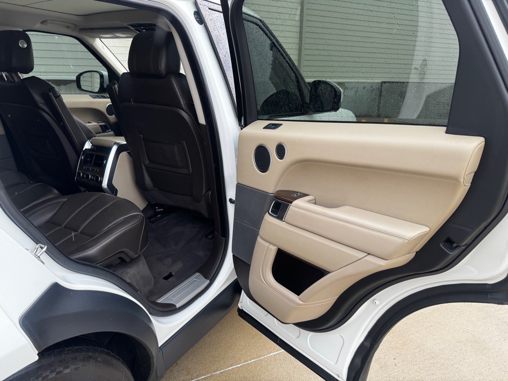 2016 Land Rover Range Rover Sport Image 16