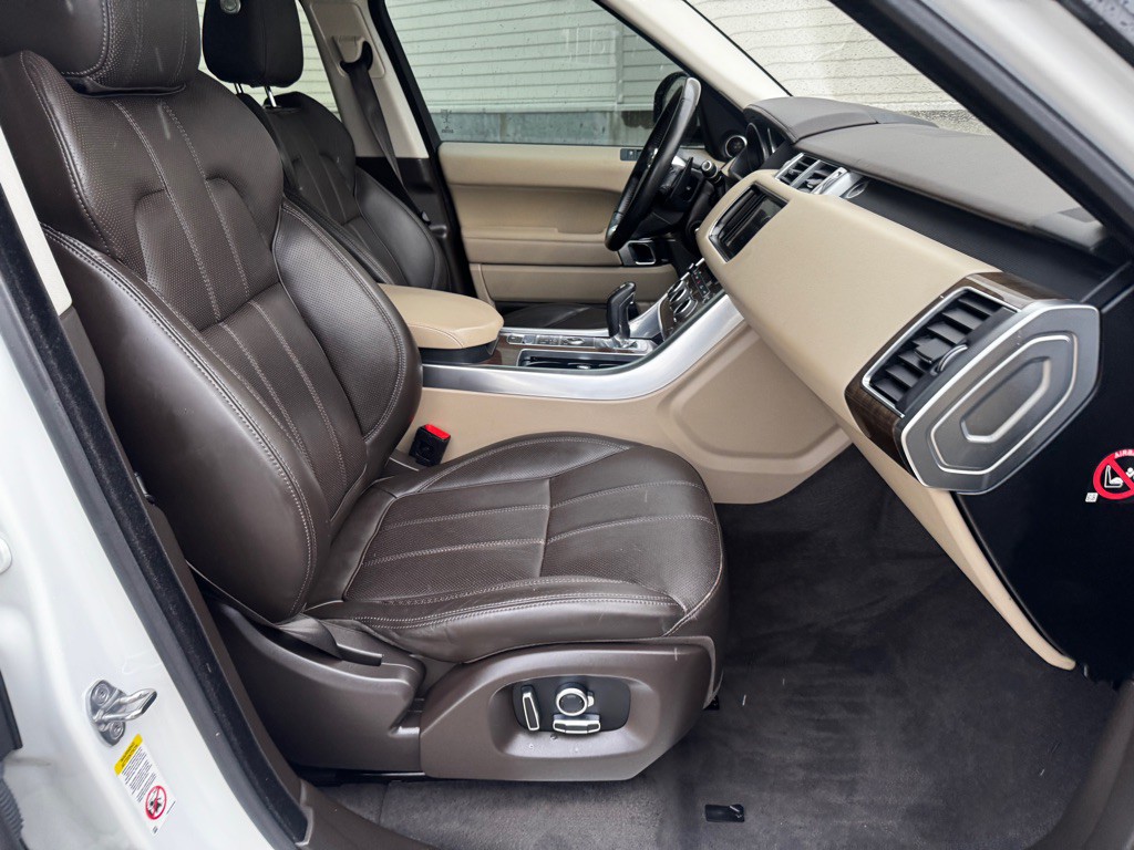 2016 Land Rover Range Rover Sport Image 21