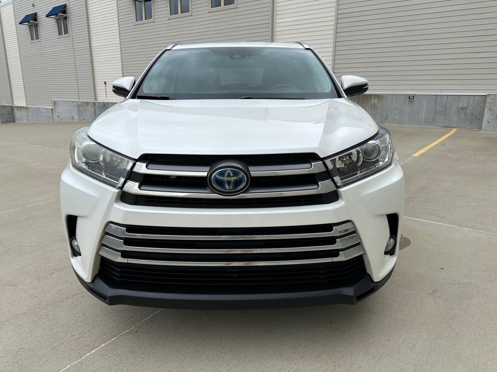 2018 Toyota Highlander Image 2