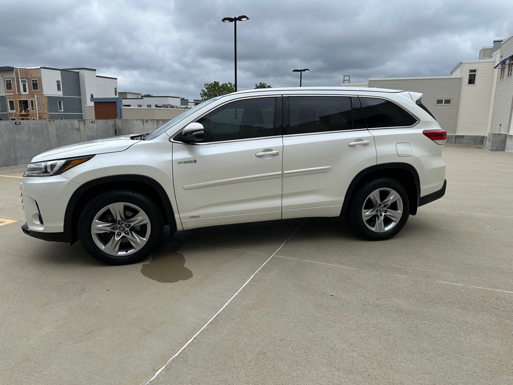 2018 Toyota Highlander Image 4