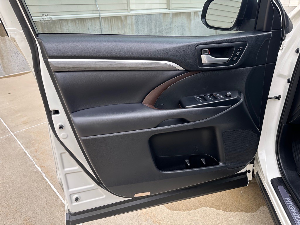 2018 Toyota Highlander Image 9