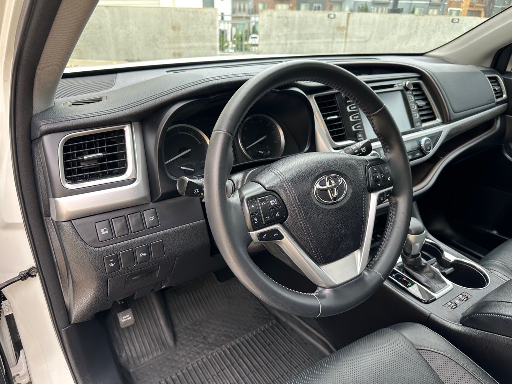 2018 Toyota Highlander Image 10