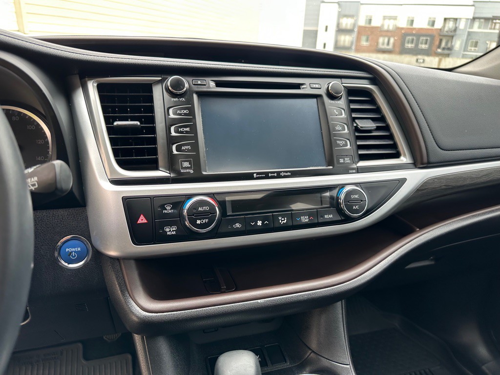 2018 Toyota Highlander Image 11