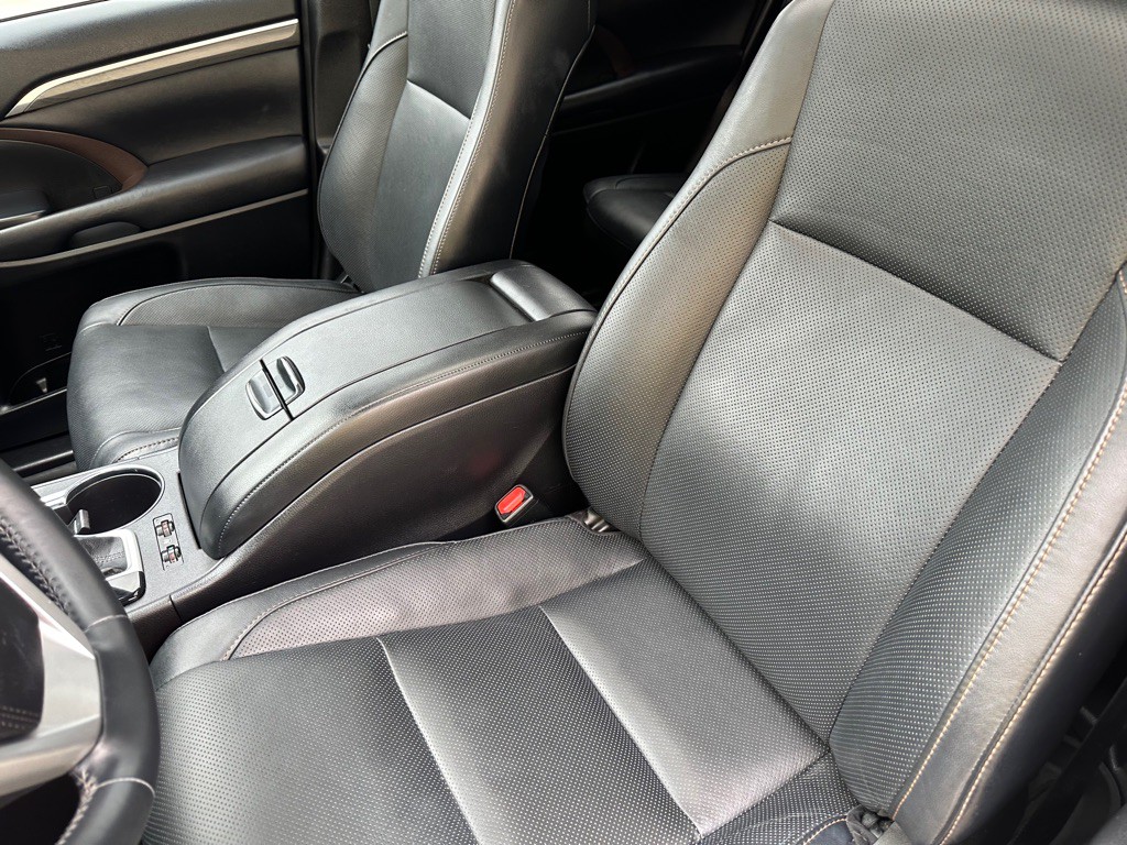 2018 Toyota Highlander Image 15