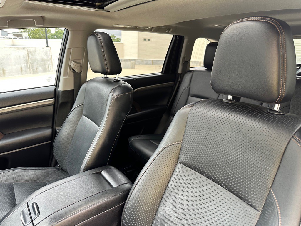 2018 Toyota Highlander Image 16