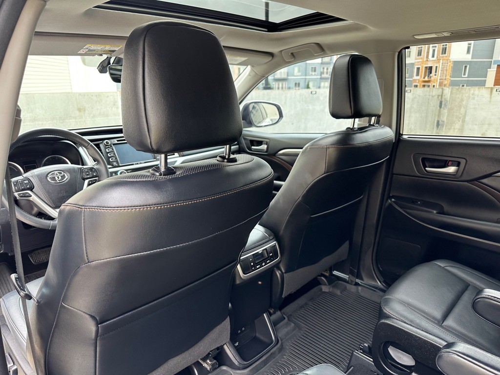 2018 Toyota Highlander Image 17