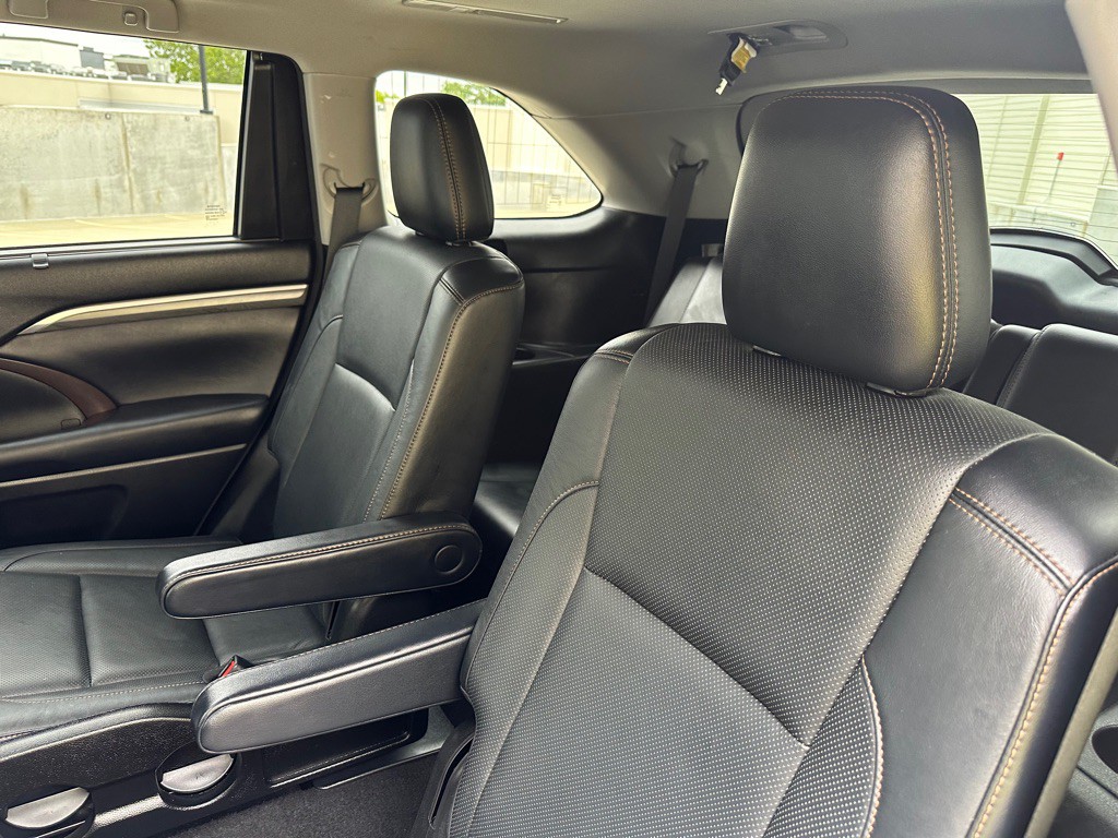 2018 Toyota Highlander Image 21
