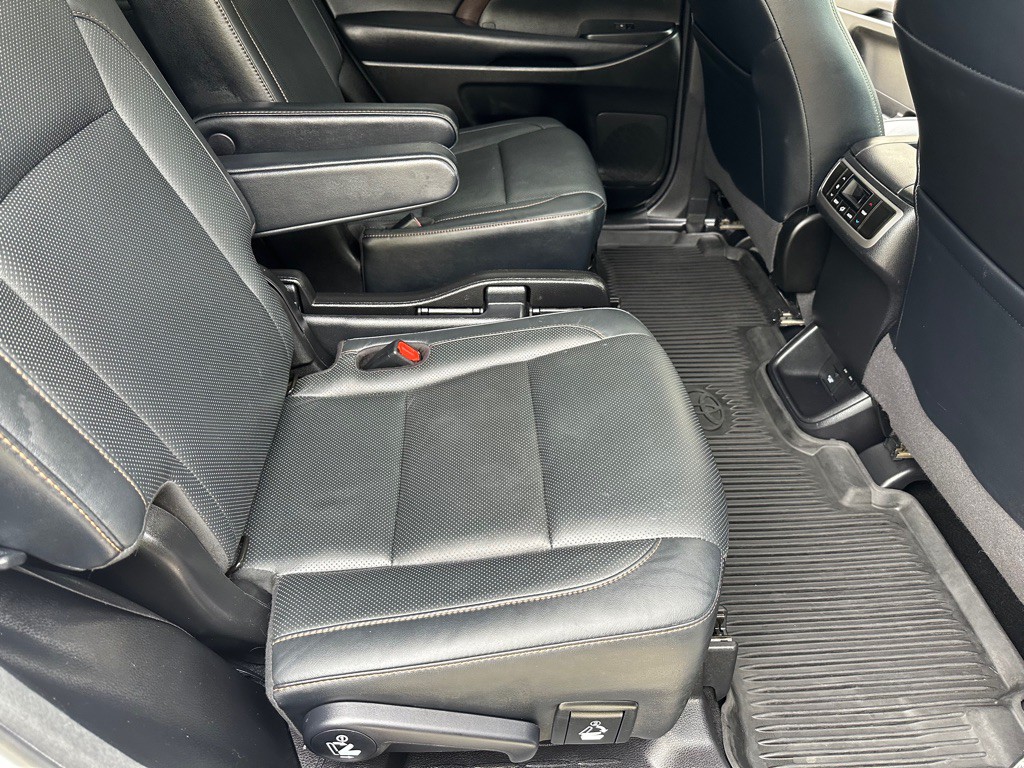 2018 Toyota Highlander Image 26