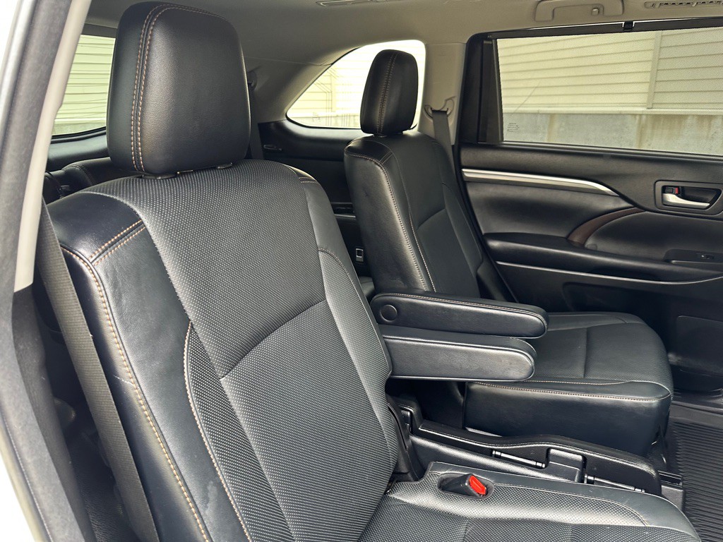 2018 Toyota Highlander Image 27