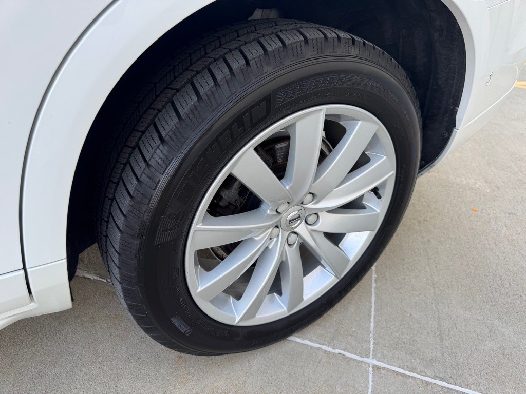 2016 Volvo XC90 Image 9