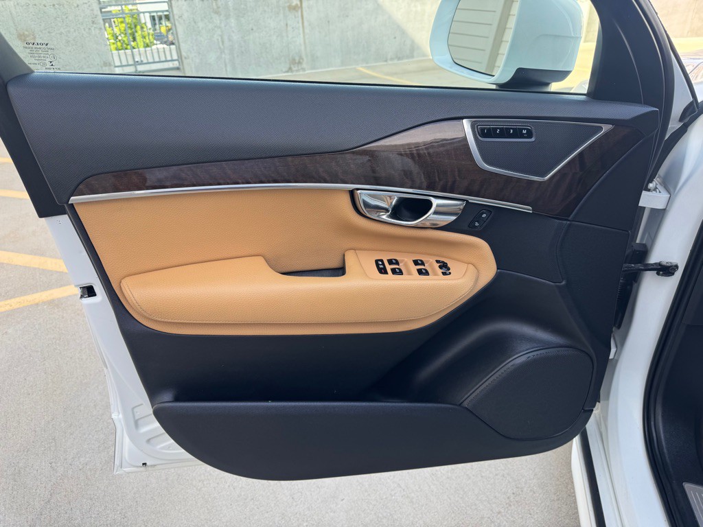 2016 Volvo XC90 Image 10