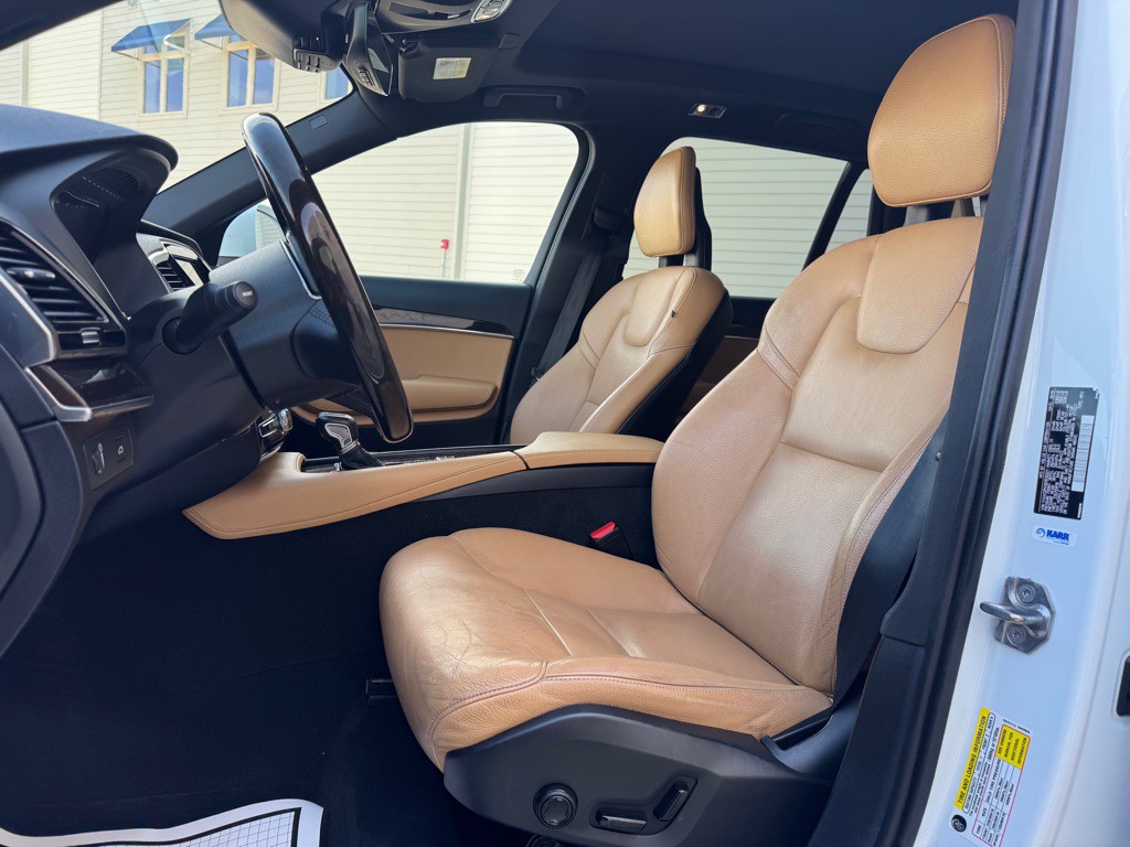 2016 Volvo XC90 Image 12