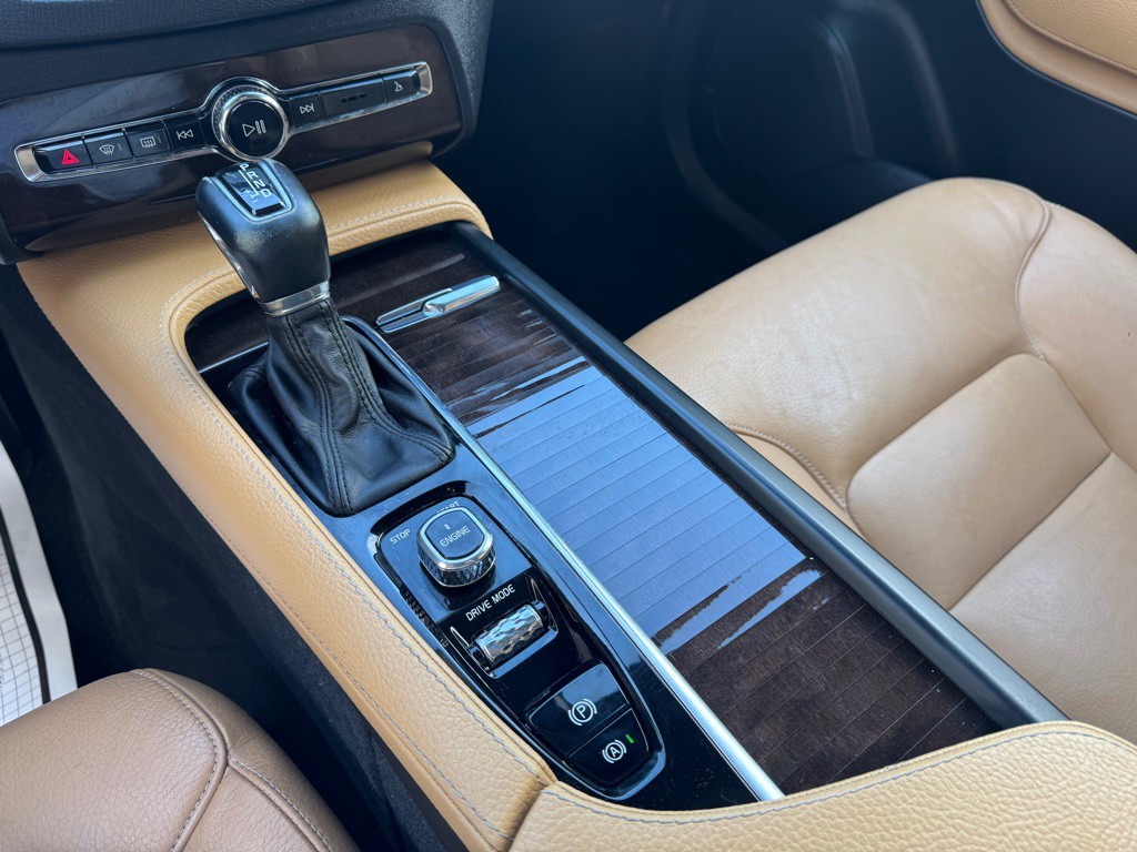 2016 Volvo XC90 Image 20