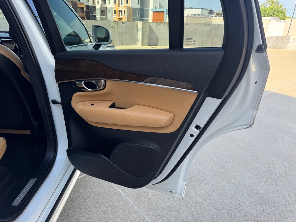 2016 Volvo XC90 Image 25