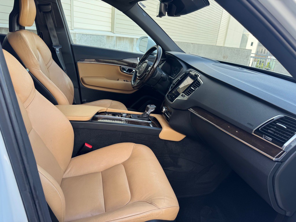 2016 Volvo XC90 Image 29