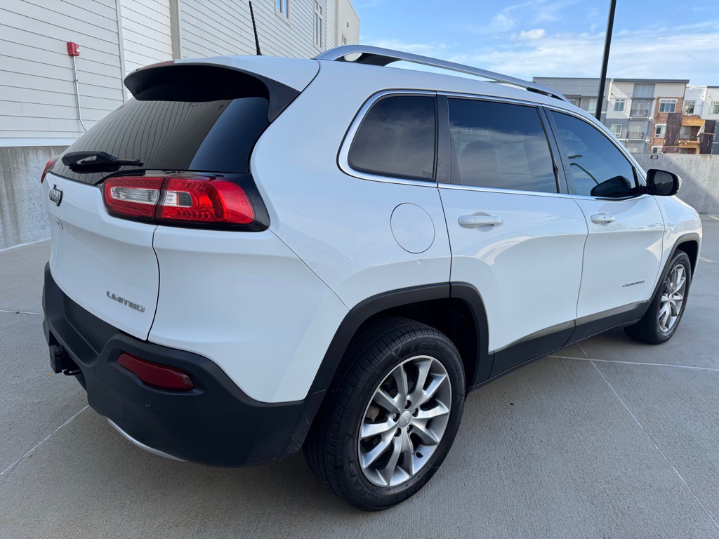 2018 Jeep Cherokee Image 3