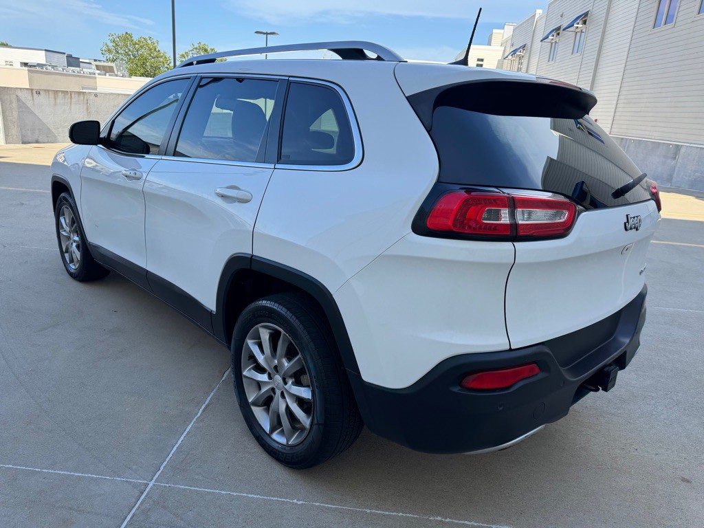 2018 Jeep Cherokee Image 5
