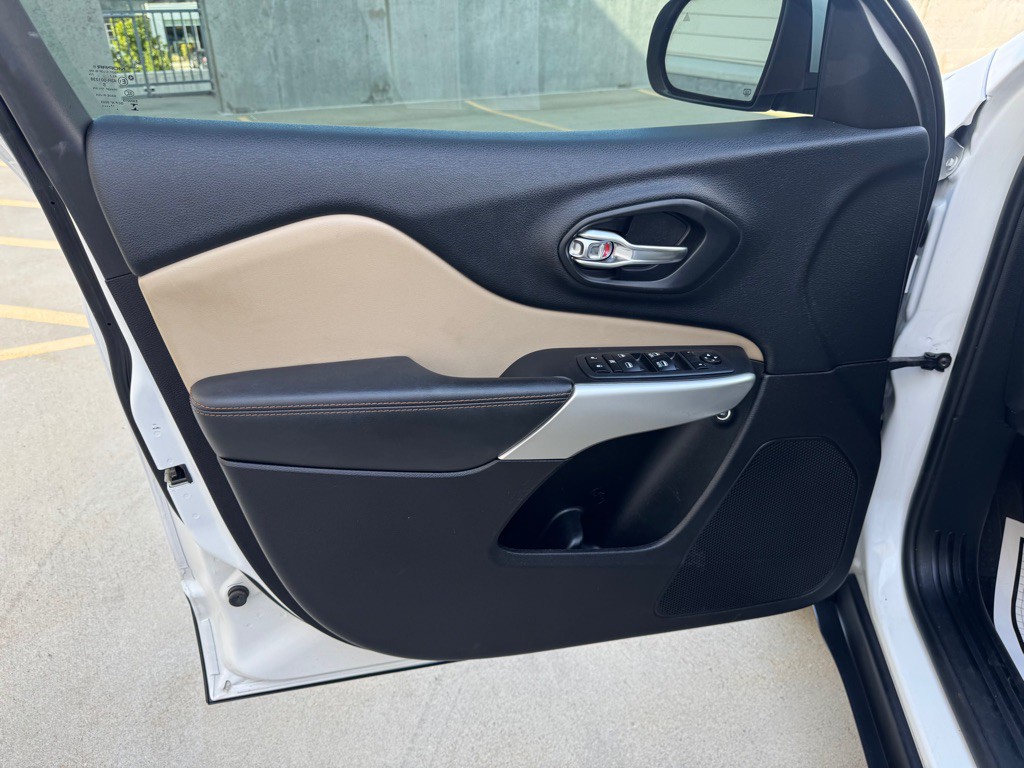 2018 Jeep Cherokee Image 8