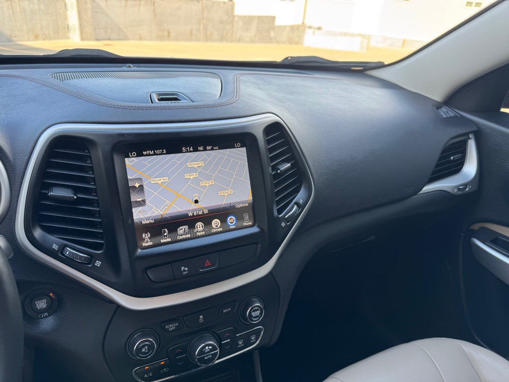2018 Jeep Cherokee Image 13