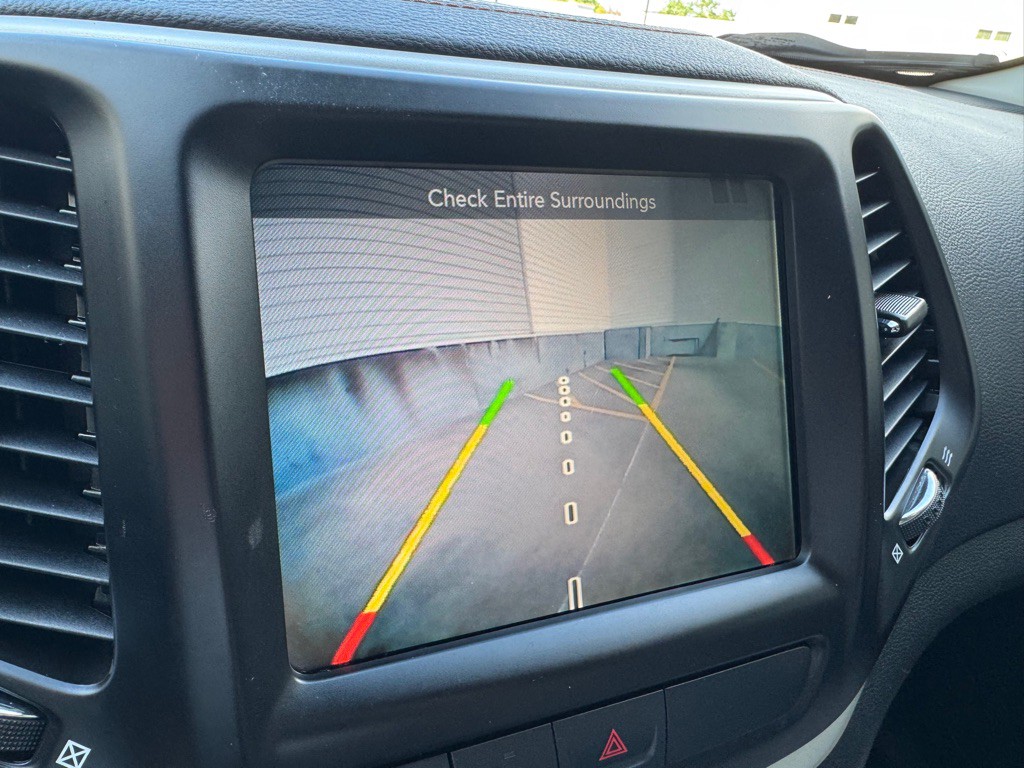 2018 Jeep Cherokee Image 15