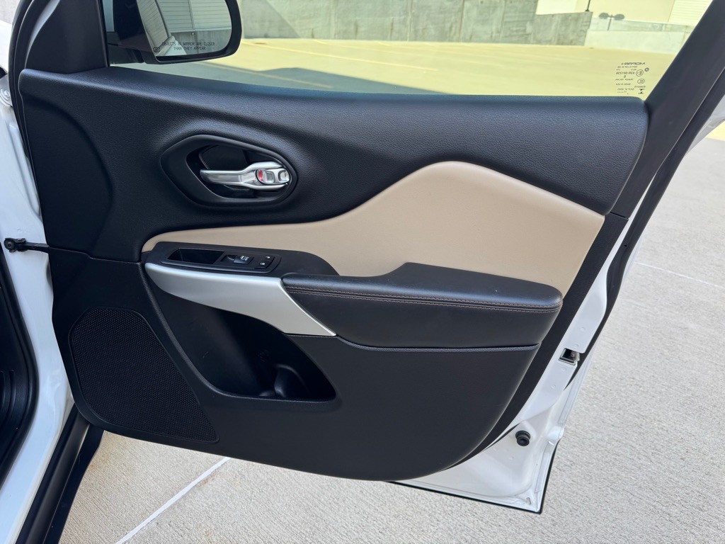 2018 Jeep Cherokee Image 23