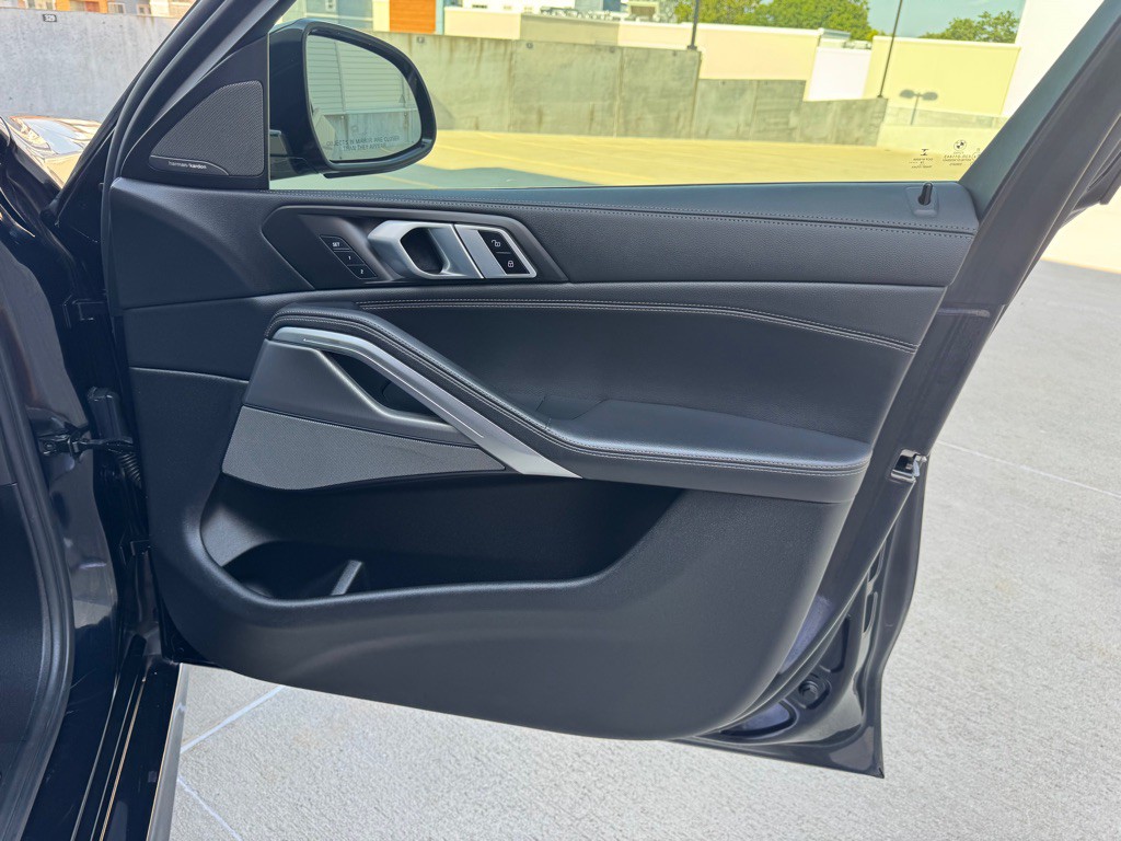 2020 BMW X6 Image 24