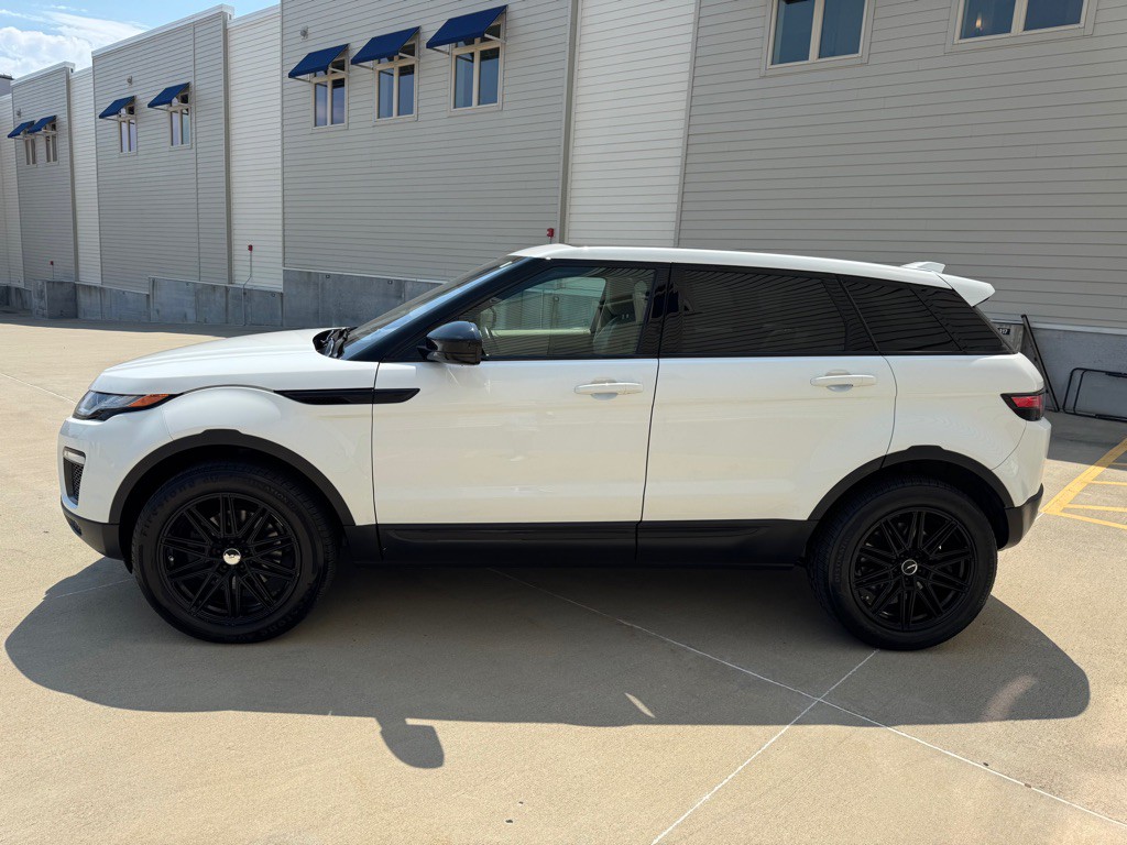 2017 Land Rover Range Rover Evoque Image 6