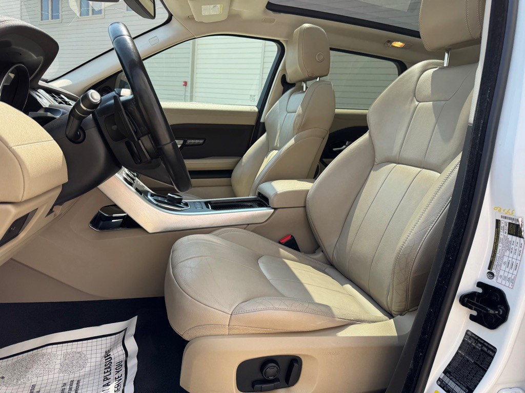 2017 Land Rover Range Rover Evoque Image 11