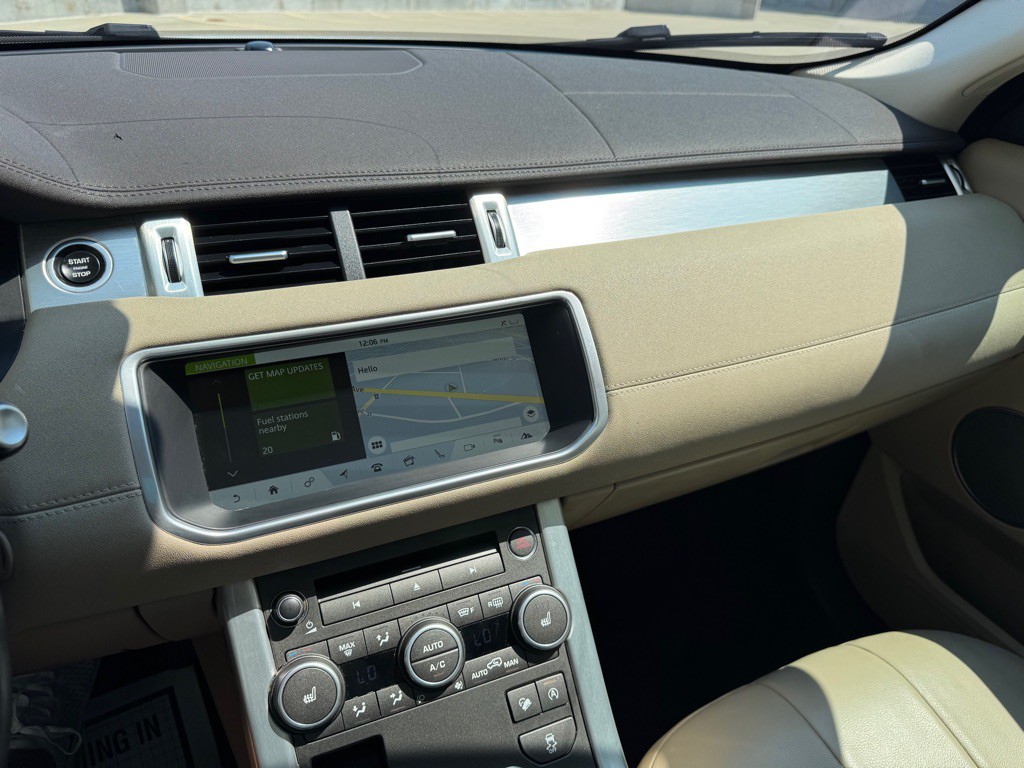 2017 Land Rover Range Rover Evoque Image 16