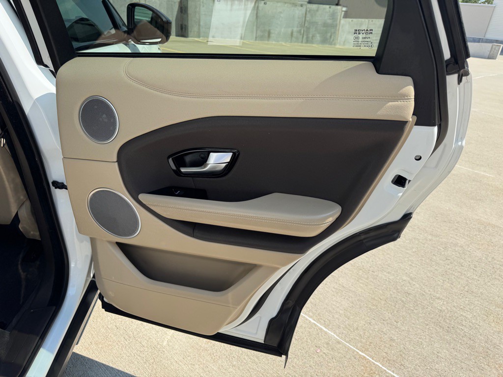 2017 Land Rover Range Rover Evoque Image 26