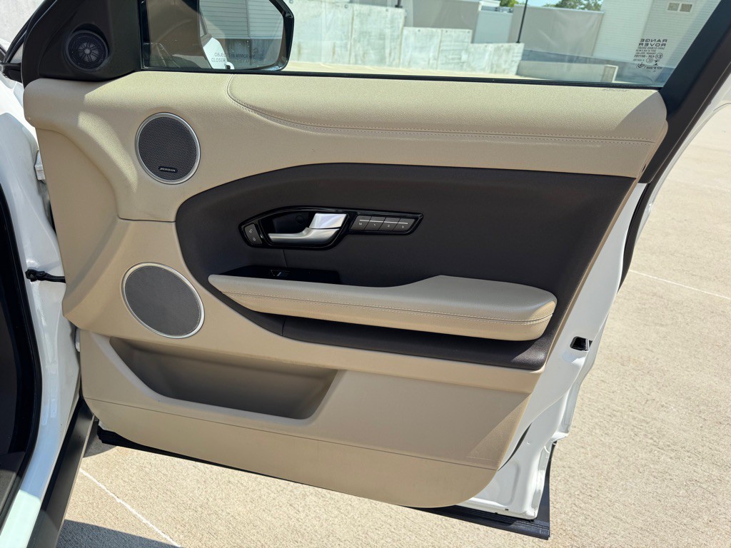 2017 Land Rover Range Rover Evoque Image 28