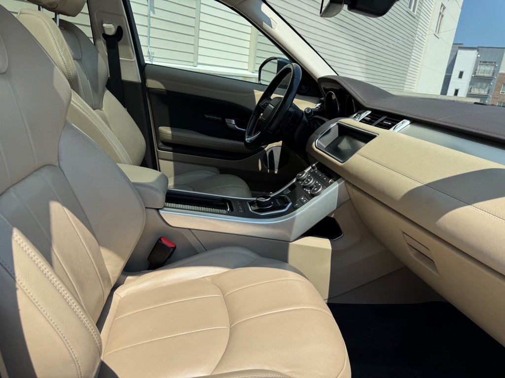 2017 Land Rover Range Rover Evoque Image 29