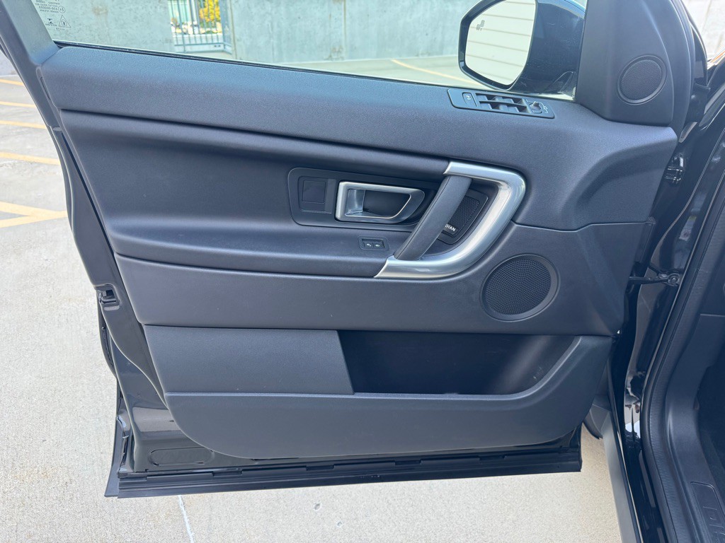 2019 Land Rover Discovery Sport Image 10