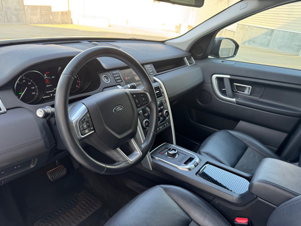 2019 Land Rover Discovery Sport Image 12