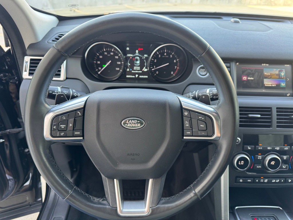 2019 Land Rover Discovery Sport Image 14