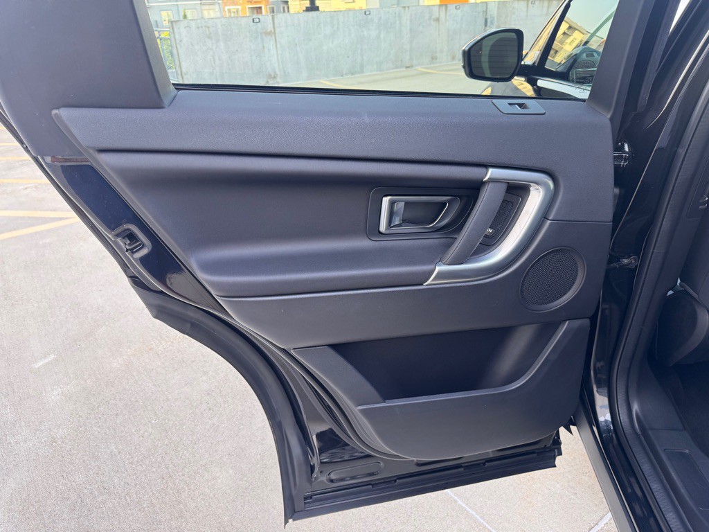 2019 Land Rover Discovery Sport Image 22