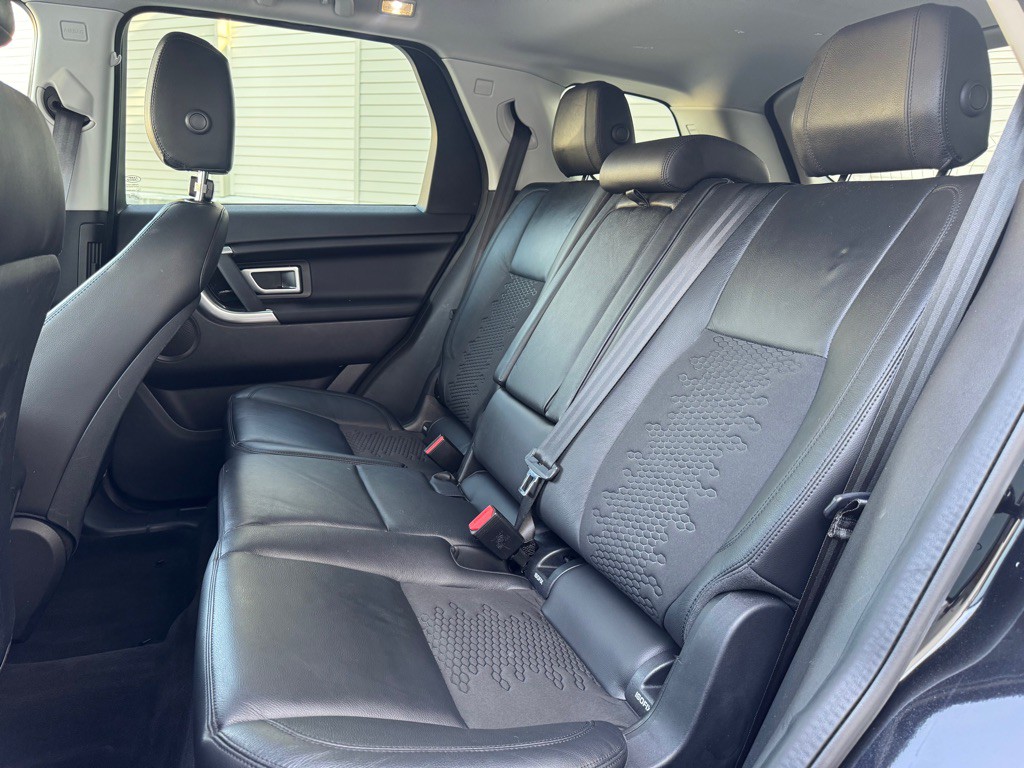 2019 Land Rover Discovery Sport Image 23