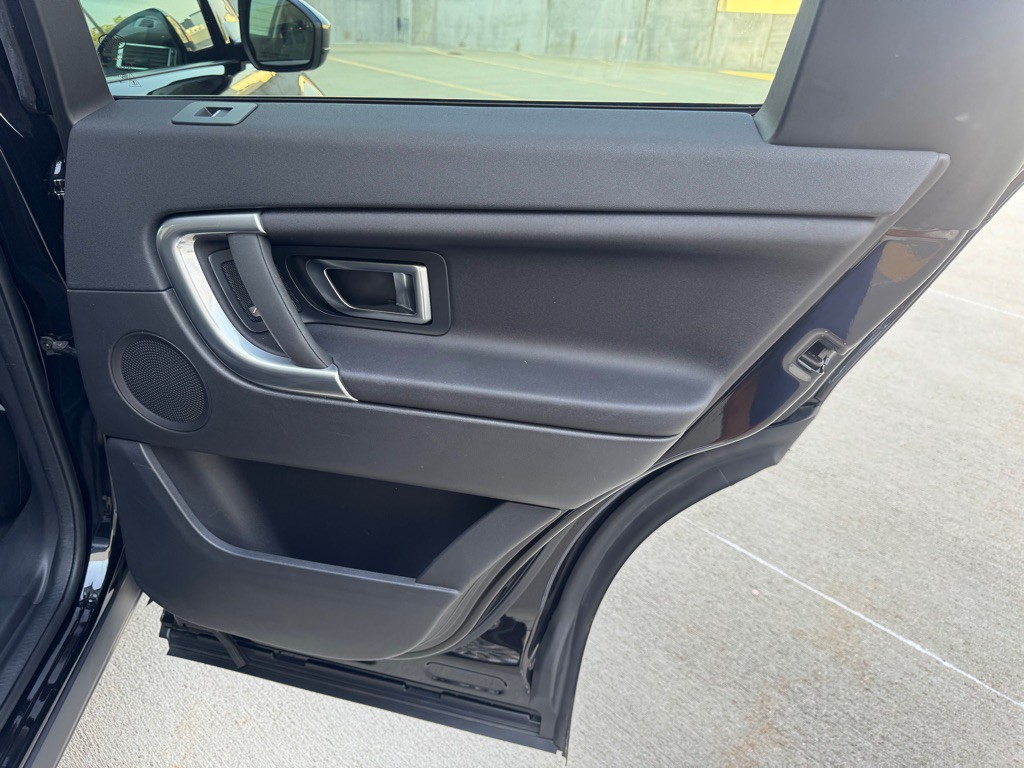 2019 Land Rover Discovery Sport Image 26