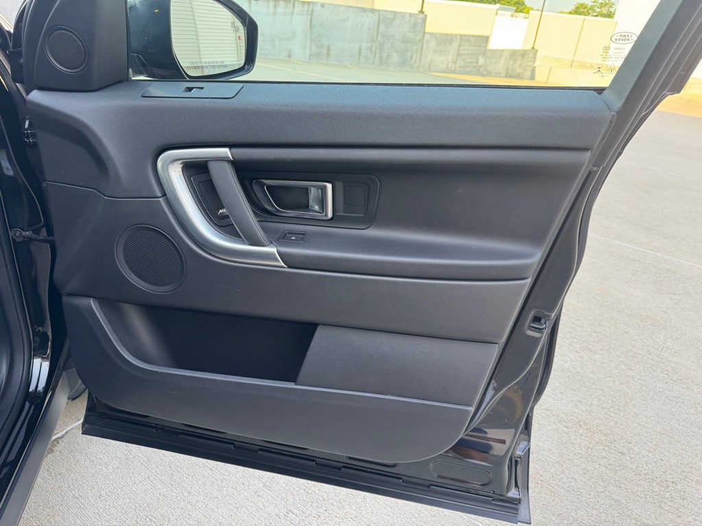 2019 Land Rover Discovery Sport Image 28