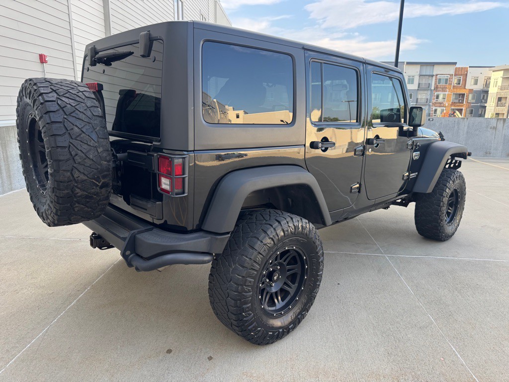 2012 Jeep Wrangler Unlimited Image 3
