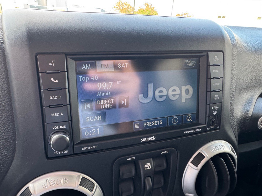 2012 Jeep Wrangler Unlimited Image 17