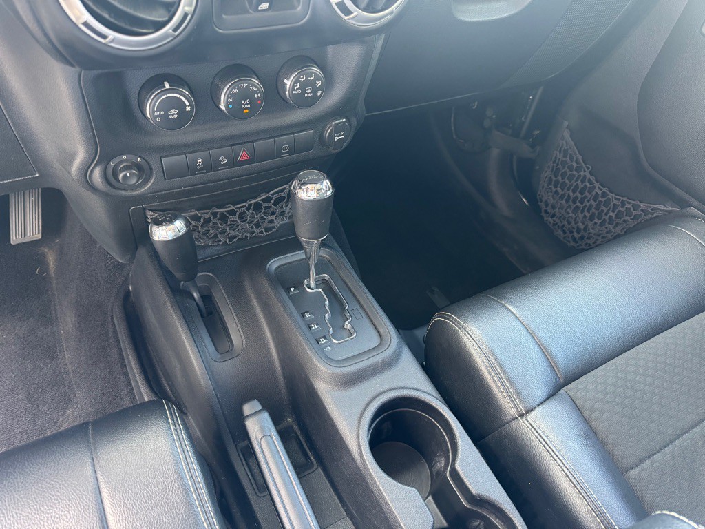 2012 Jeep Wrangler Unlimited Image 18