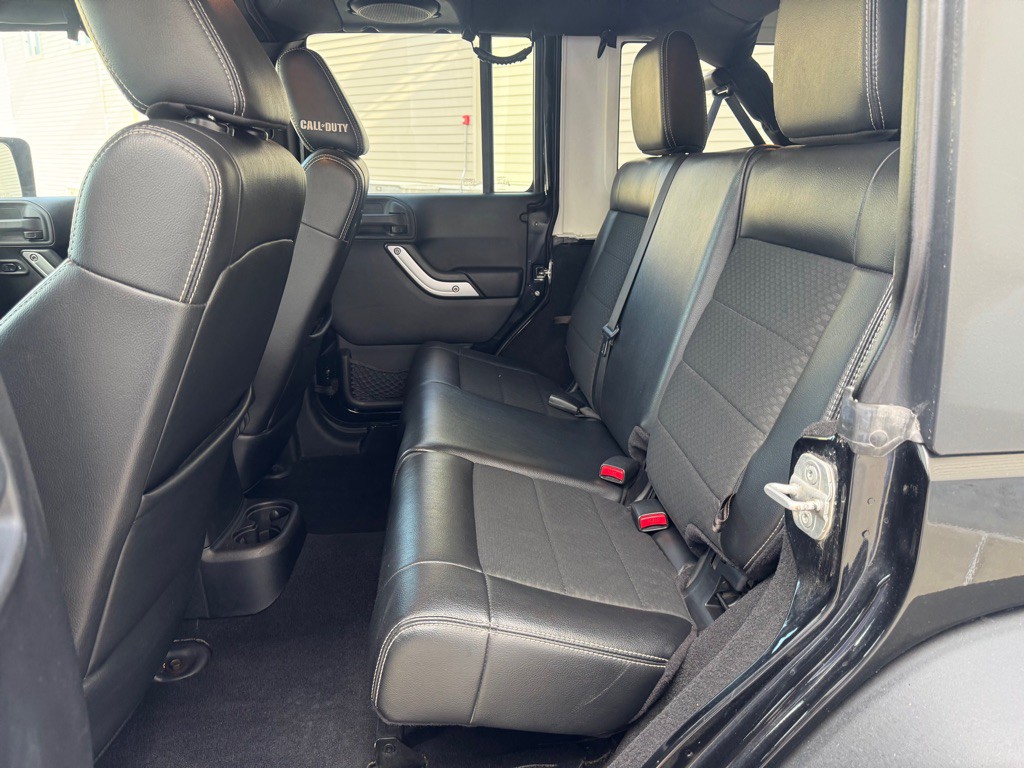 2012 Jeep Wrangler Unlimited Image 20