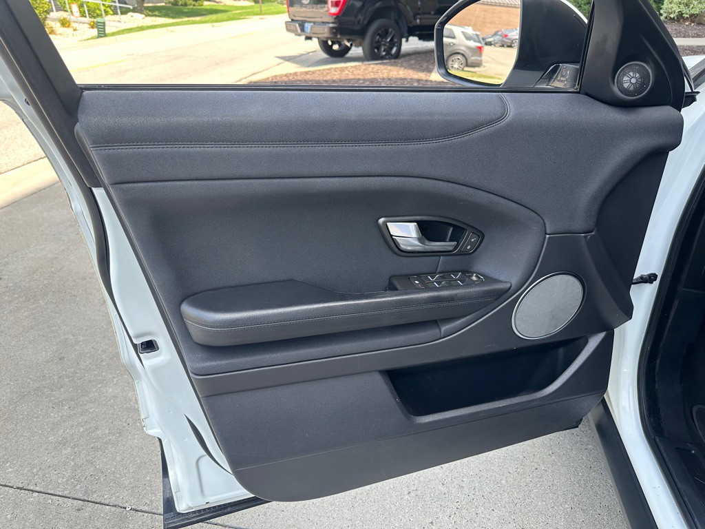 2018 Land Rover Range Rover Evoque Image 9
