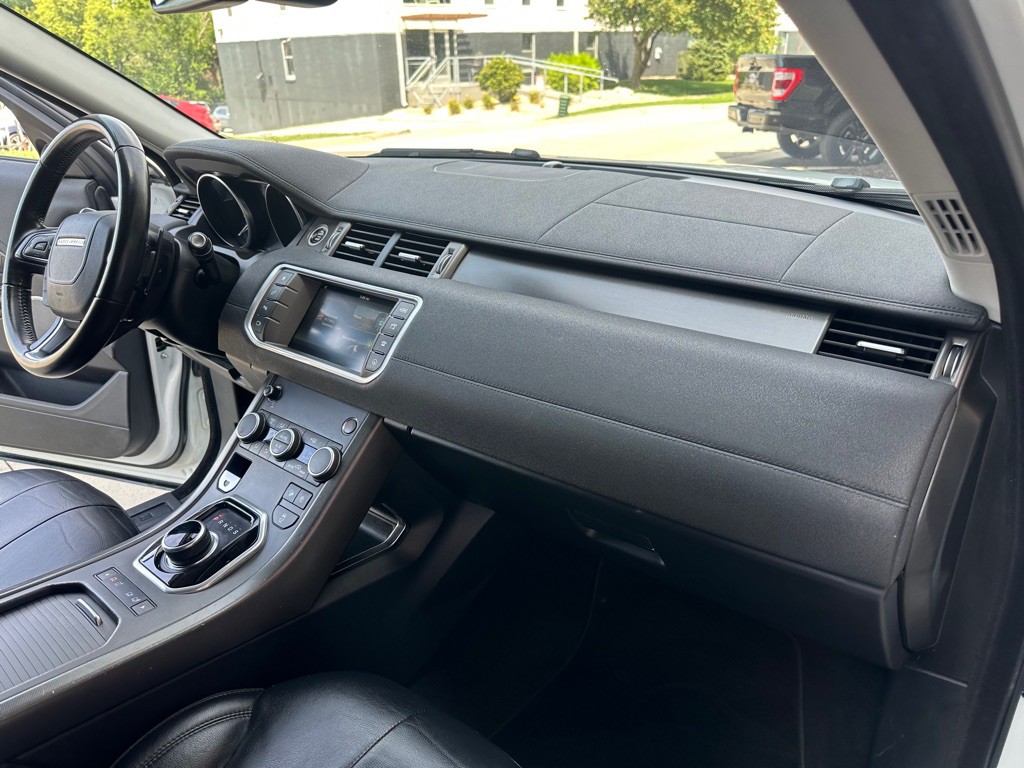 2018 Land Rover Range Rover Evoque Image 24