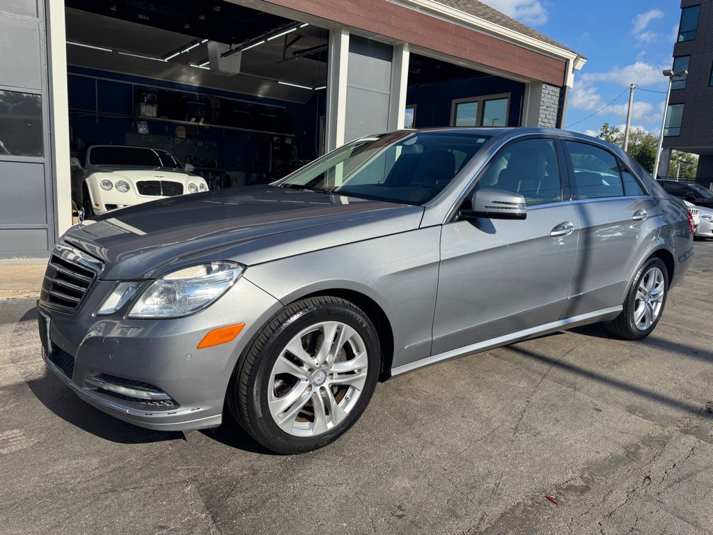 2011 Mercedes-Benz E-Class Image 1