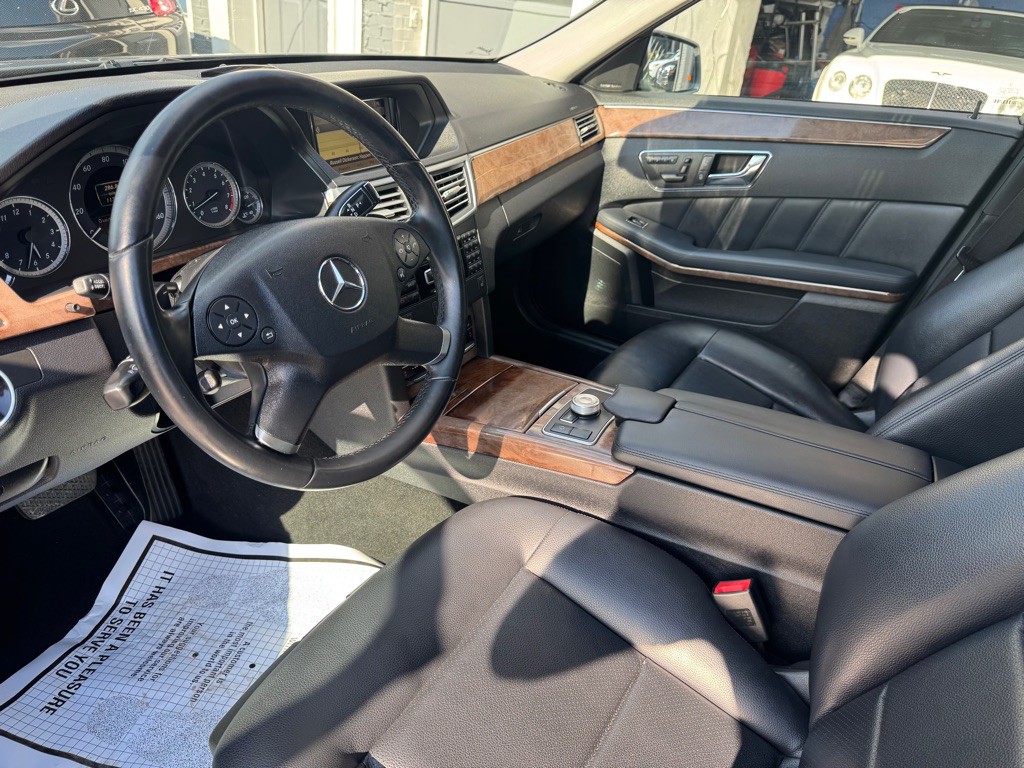 2011 Mercedes-Benz E-Class Image 3